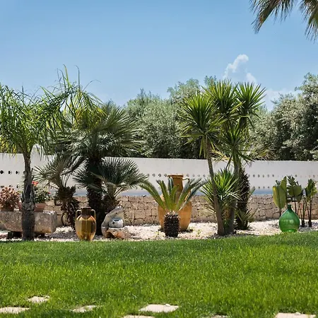 Bianca - Private Swimming Pool - Center - By Clicksalento Ostuni