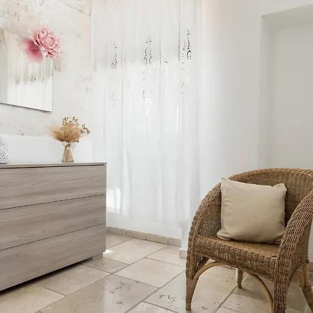 Villa Bianca - Private Swimming Pool - Center - By Clicksalento Ostuni