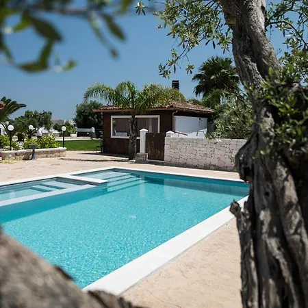 Bianca - Private Swimming Pool - Center - By Clicksalento Vila