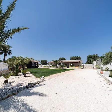 Bianca - Private Swimming Pool - Center - By Clicksalento