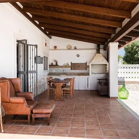 Bianca - Private Swimming Pool - Center - By Clicksalento Villa